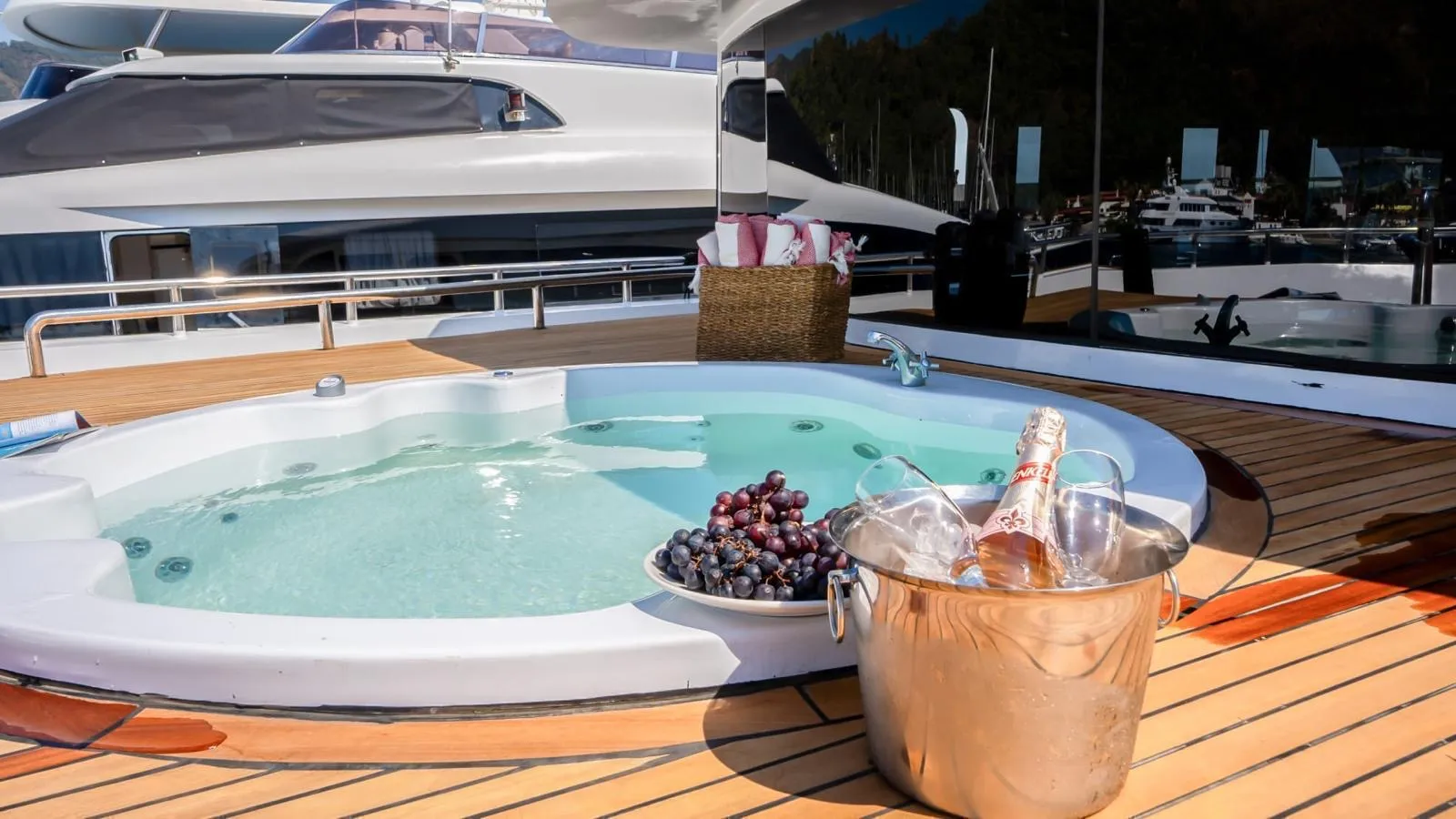 M/Y Almila